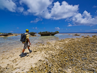 Jeff-Currier-flyfishing-the-reef